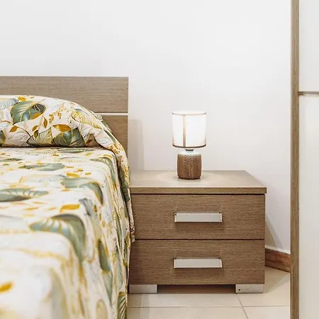 Modern 2br In Walk To Seafront With Patio סליאמה