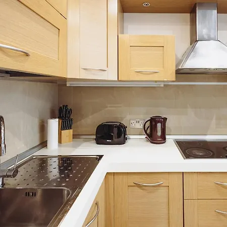 Modern 2br In Walk To Seafront With Patio דירה *